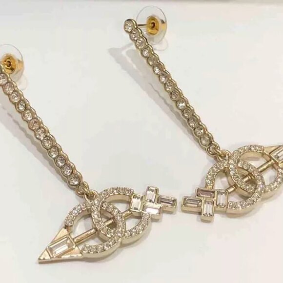 CHANEL CC Logos Rhinestone Arrow Stud Earrings Gold Tone B23C Auth w/Box - Picture 8 of 16